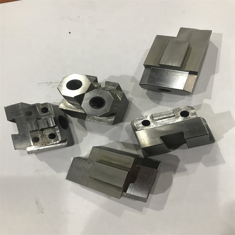 手板如何通過硅膠復(fù)模方式制作 ｜ 協(xié)和模型