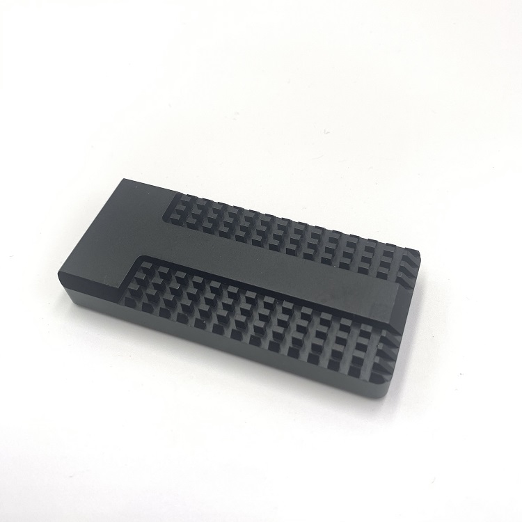 手板電火花加工是一種利用放電加工的加工技術